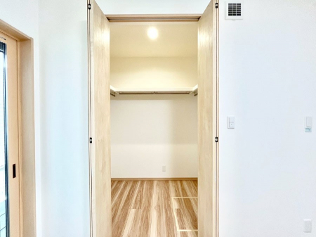 ̑@EH[NCN[[bgtŐԂLpł܂B