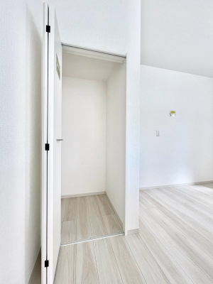 ���̑����ρ@�L�b�`���ɂ̓p���g���[�I�H�ނ̃X�g�b�N�͂������A���p�i�̎��[�Ȃǎg�����͂��낢��I