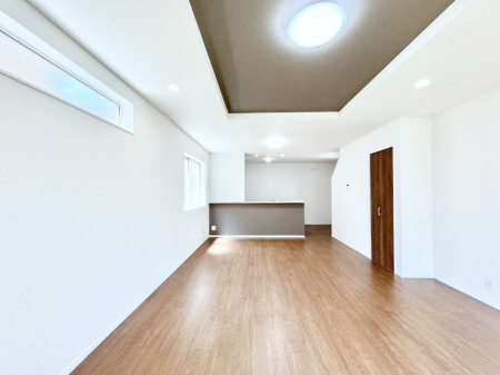 ̑ρ@Ƒ̏Ί炪RƐ܂ĂAȕ͋C̃_CjOɎdオĂ܂ 