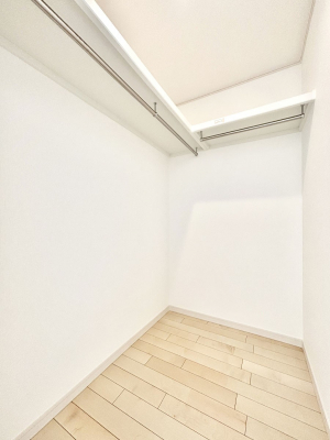 ̑@EH[NCN[[bgtŐԂLpł܂B