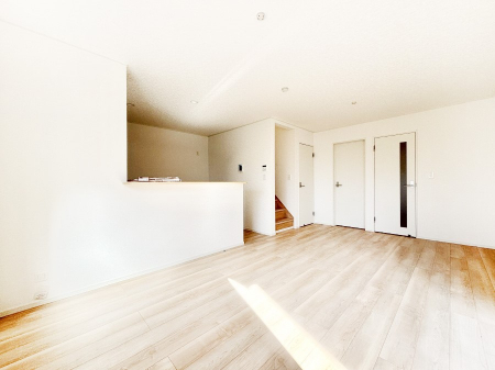 ̑ρ@Ƒ̏Ί炪RƐ܂ĂAȕ͋C̃_CjOɎdオĂ܂B