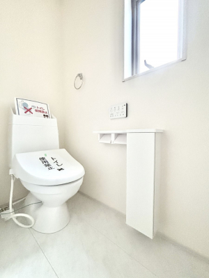 �g�C���@�g�C����1�K��2�K���ꂼ��ɔz�u����Ă��ĂƂĂ��֗��ł��B 