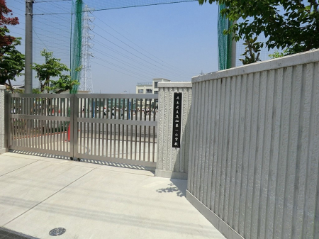 ӊ@̑ʐ^ 880m 旧ԔꏬwZ