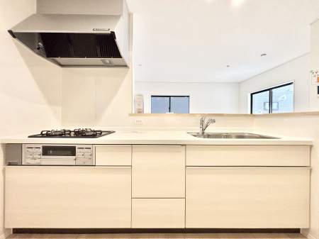 �L�b�`���@���������Ȃ���ł����Ƒ��Ƃ̉�b���y���߂�ΖʃL�b�`��