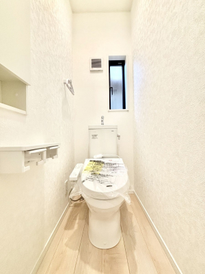 �g�C���@�g�C����1�K��2�K���ꂼ��ɔz�u����Ă��ĂƂĂ��֗��ł��B 