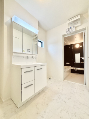 ʑEʏ@Ƃ̐ʃXy[XŒ̐gxxX[Y