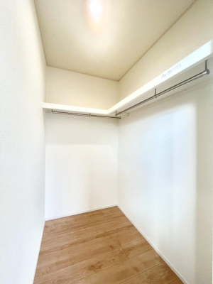 ̑@EH[NCN[[bgtŐԂLpł܂B