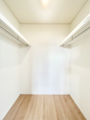 ̑@EH[NCN[[bgtŐԂLpł܂B