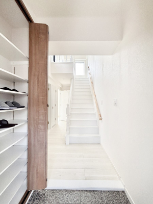 ���ց@�Ƒ��̋A��₨�q�l�������������}���錺��  