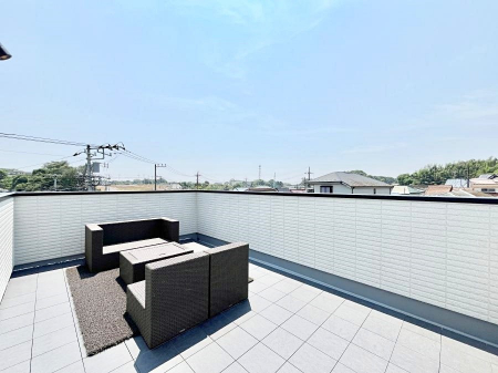 oRj[@XJCoRj[B߂ǂA傫Ȑ󕨂LĊ܂B