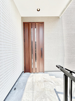 ց@؂ȉƑAqo}錺ցB֑O͉tŉJ~ĂĂGɂłB 