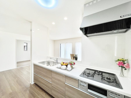 �L�b�`���@�������������I�ɁA�y�����I�V�X�e���L�b�`��