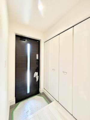 ���ց@�K���X�X���b�g�̓��������փh�A�������Ɍ���͂��Ă���܂�