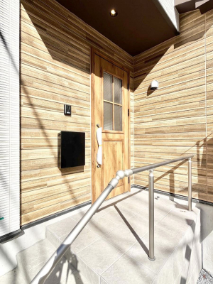 ���ց@�O��