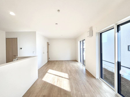 ���̑����ρ@�傫�ȑ����炽���Ղ�̗z���ƕ����������郊�r���O  