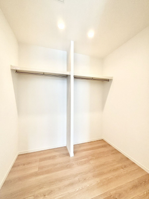 ̑@EH[NCN[[bgtŐԂLpł܂B