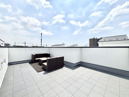 oRj[@eXB߂ǂA傫Ȑ󕨂LĊ܂B