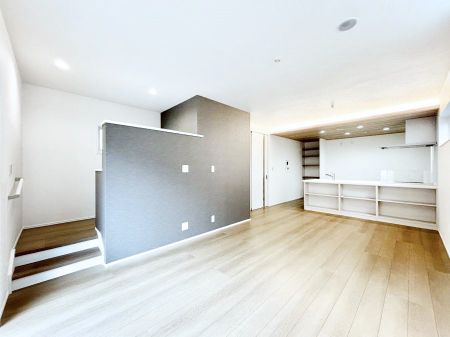 ���r���O�@�[�˕����̓A�N�Z���g�N���X��p���ċ�ԂɃ����n�����B�C���e���A���l����̂��y���݂ł��ˁB