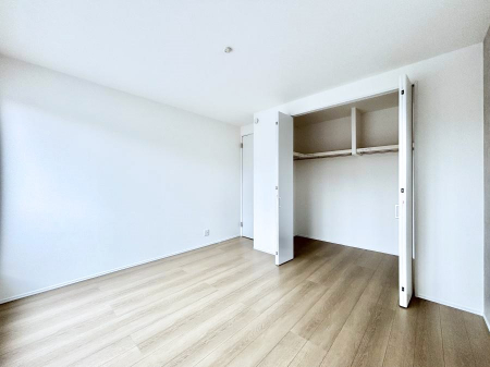 �Q���@�E�H�[�N�C���N���[�[�b�g�����邨�����B�G�߂��Ƃ̓���ւ����s�v�ŕ֗��ł��I