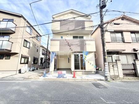 ���n�O�ώʐ^�@�������ꂽ�O�ρA�㎿�ȏZ��Ԃ��L���鎺���͉i�����S���ĉ߂�����Z���ł��B 