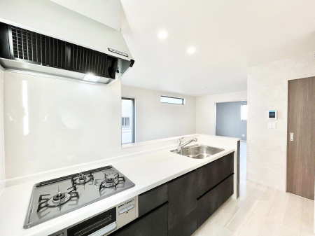 �L�b�`���@�������������I�ɁA�y�����I�V�X�e���L�b�`��