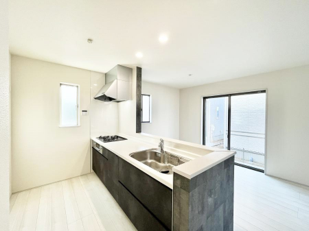 �L�b�`���@���������Ȃ��炲�Ƒ��Ƃ̉�b���y���߂�ΖʃJ�E���^�[�L�b�`��