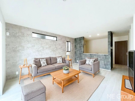 ���r���O�@�A�N�Z���g�N���X���������ȃ��r���O�B�Ƒ��ł̂�т肭�낰��L�X�X�y�[�X�B�@���Ƌ��CG�ł�