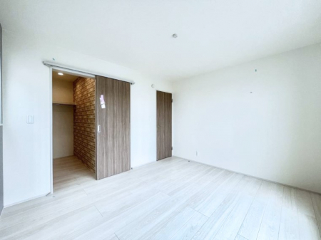 �Q���@�E�H�[�N�C���N���[�[�b�g�����邨�����B�G�߂��Ƃ̓���ւ����s�v�ŕ֗��ł��I