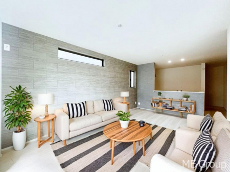 ���r���O�@�A�N�Z���g�N���X���������ȃ��r���O�B�Ƒ��ł̂�т肭�낰��L�X�X�y�[�X�B�@���Ƌ��CG�ł�