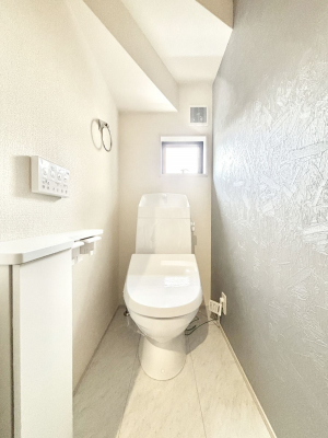 �g�C���@�g�C����1�K��2�K���ꂼ��ɔz�u����Ă��ĂƂĂ��֗��ł��B 