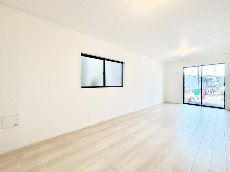 ���r���O�@�傫�ȑ����炽���Ղ�̗z���ƕ����������郊�r���O