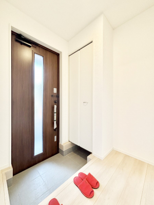 ���ց@�K���X�X���b�g�̓��������փh�A�������Ɍ���͂��Ă���܂�