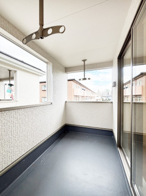 oRj[@}ȂVC̕ωɂSȃCi[oRj[