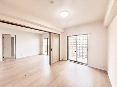 ���̑����ρ@�o���R�j�[���J�������v���X���Ă����m��