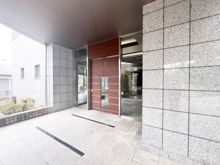 �G���g�����X�@�������������͋C�̃G���g�����X