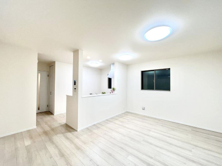 ���r���O�@�������������͋C�̂k�c�j�͉Ƒ��݂�Ȃ̉��K���  