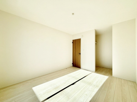 �q�������@�E�H�[�N�C���N���[�[�b�g�����邨�����B�G�߂��Ƃ̓���ւ����s�v�ŕ֗��ł��B 