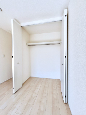 ���[�@�m���̃N���[�[�b�g�B���s��������̂Ō���̈ߗނ�����������܂�܂��B