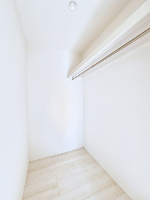 ̑@EH[NCN[[bgtŐԂLpł܂B