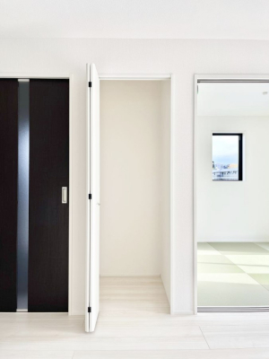 ̑ρ@rO[BɎ[ƕW܂LDKXbLЕtłˁB  