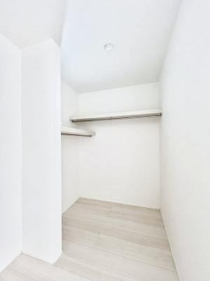 ̑@EH[NCN[[bgtŐԂLpł܂B