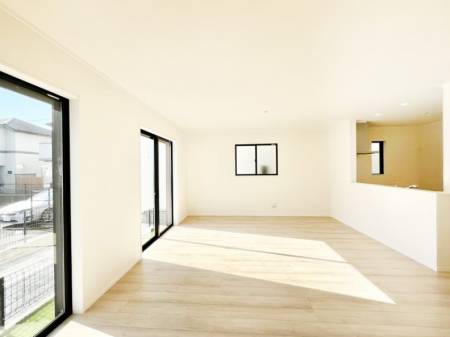 ���̑����ρ@�Ƒ��̏Ί炪���R�Ɛ��܂�Ă���A����ȕ��͋C�̃_�C�j���O�Ɏd�オ���Ă��܂��B