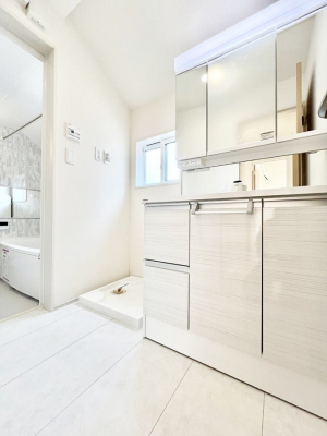 ̑@ʏ͂Ƃ̂Xy[XŁAgxx̃XLPASɗ]TĂłłB  