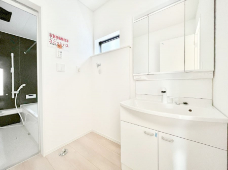 ���̑��@�L�X�Ƃ�Ƃ�̂��郉���h���[�X�y�[�X�B  