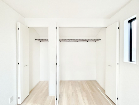 ���[�@�m���̃N���[�[�b�g�B���s��������̂Ō���̈ߗނ�����������܂�܂��B