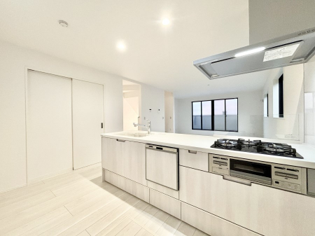 �L�b�`���@���������Ȃ���ł����Ƒ��Ƃ̉�b���y���߂�ΖʃL�b�`�� 