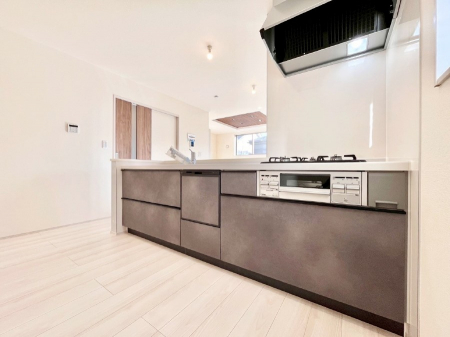 �L�b�`���@���������Ȃ���ł����Ƒ��Ƃ̉�b���y���߂�ΖʃL�b�`���@