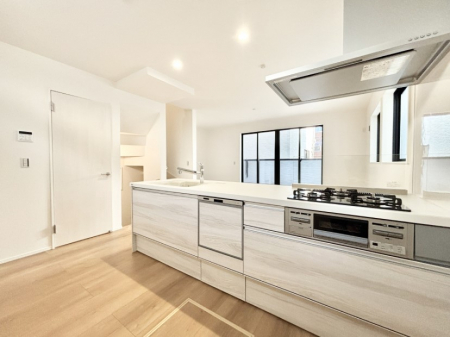 �L�b�`���@���������Ȃ���ł����Ƒ��Ƃ̉�b���y���߂�ΖʃL�b�`��