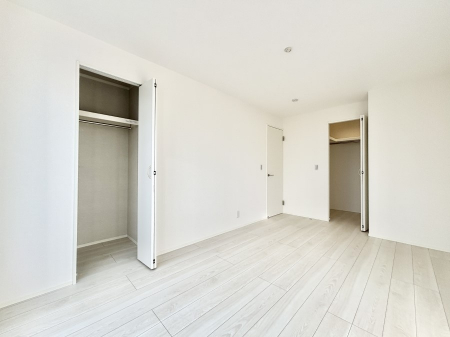 �q�������@�E�H�[�N�C���N���[�[�b�g�����邨�����B�G�߂��Ƃ̓���ւ����s�v�ŕ֗��ł��B 