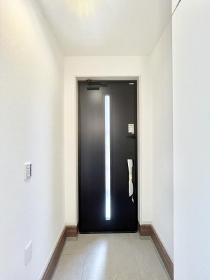 ���ց@�K���X�X���b�g�̓��������փh�A�������Ɍ���͂��Ă���܂�